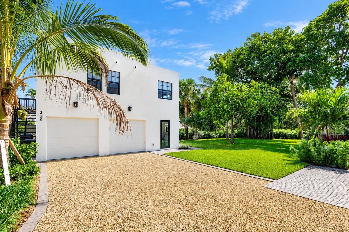 237 - Garage & Cottage at 237/225 Monroe Drive, West Palm Beach