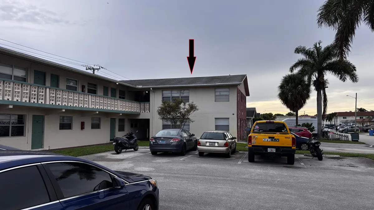 IMG_2787 at 250 NE 40TH Street 38, Oakland Park