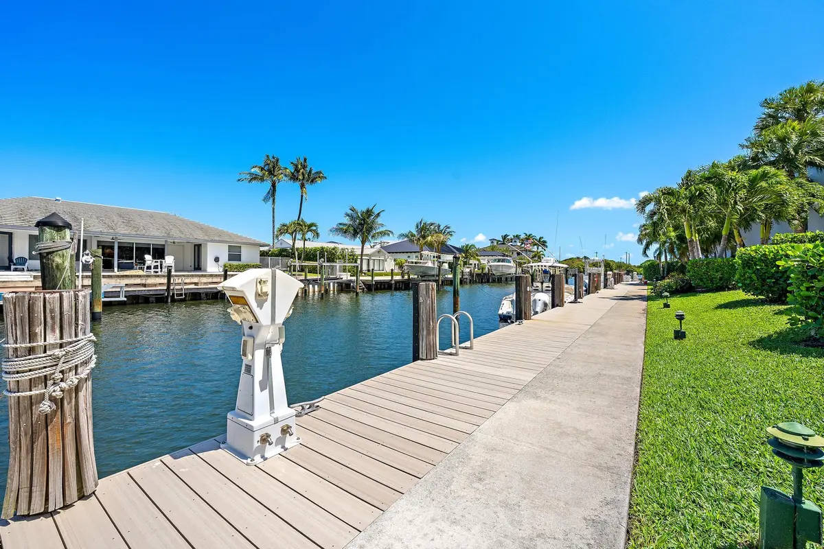 2339 Treasure Isle Dr unit 42-23 at 2339 Treasure Isle Drive 42, Palm Beach Gardens