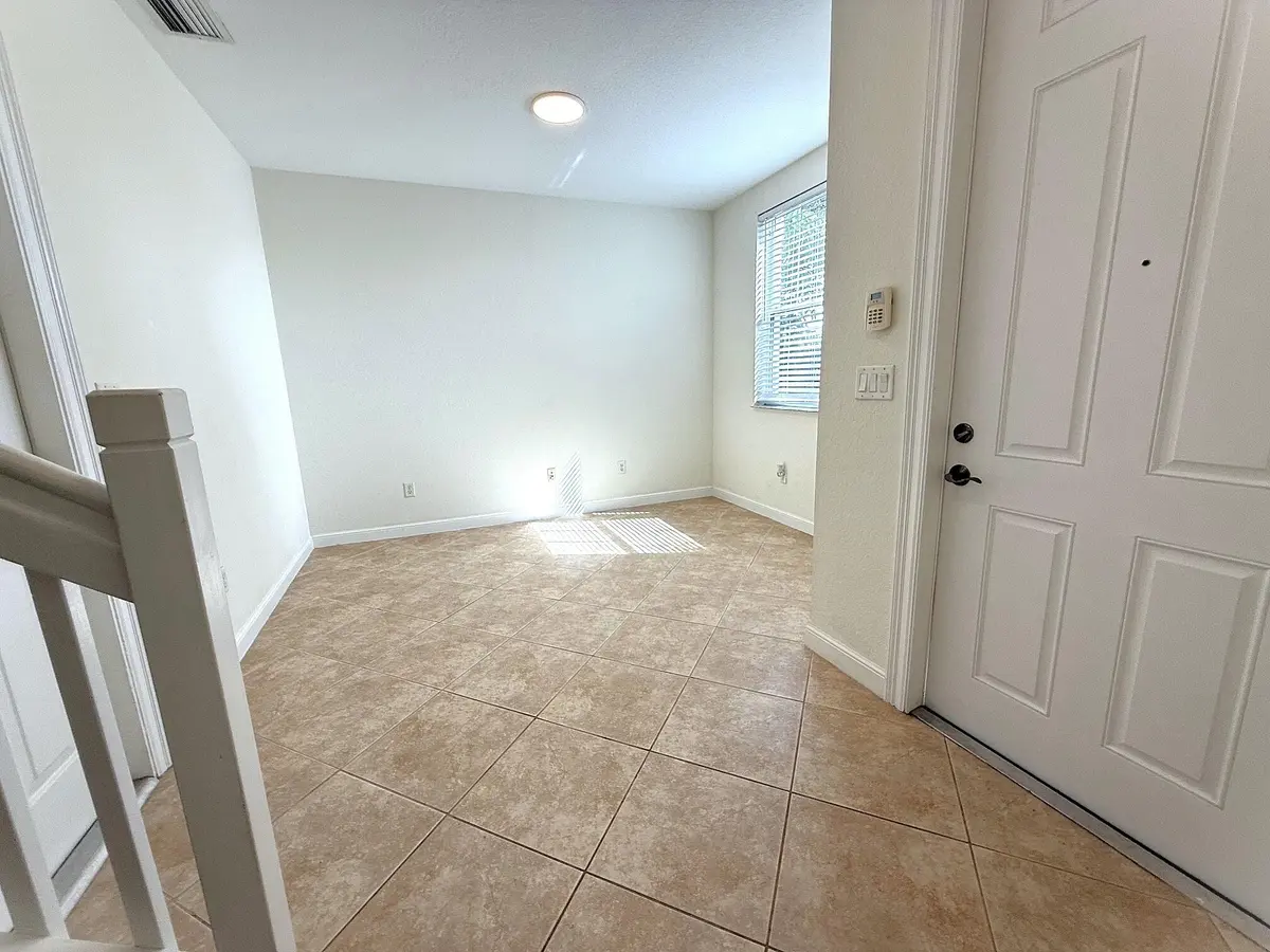 office / entry at 960 Millbrae Court 4, West Palm Beach