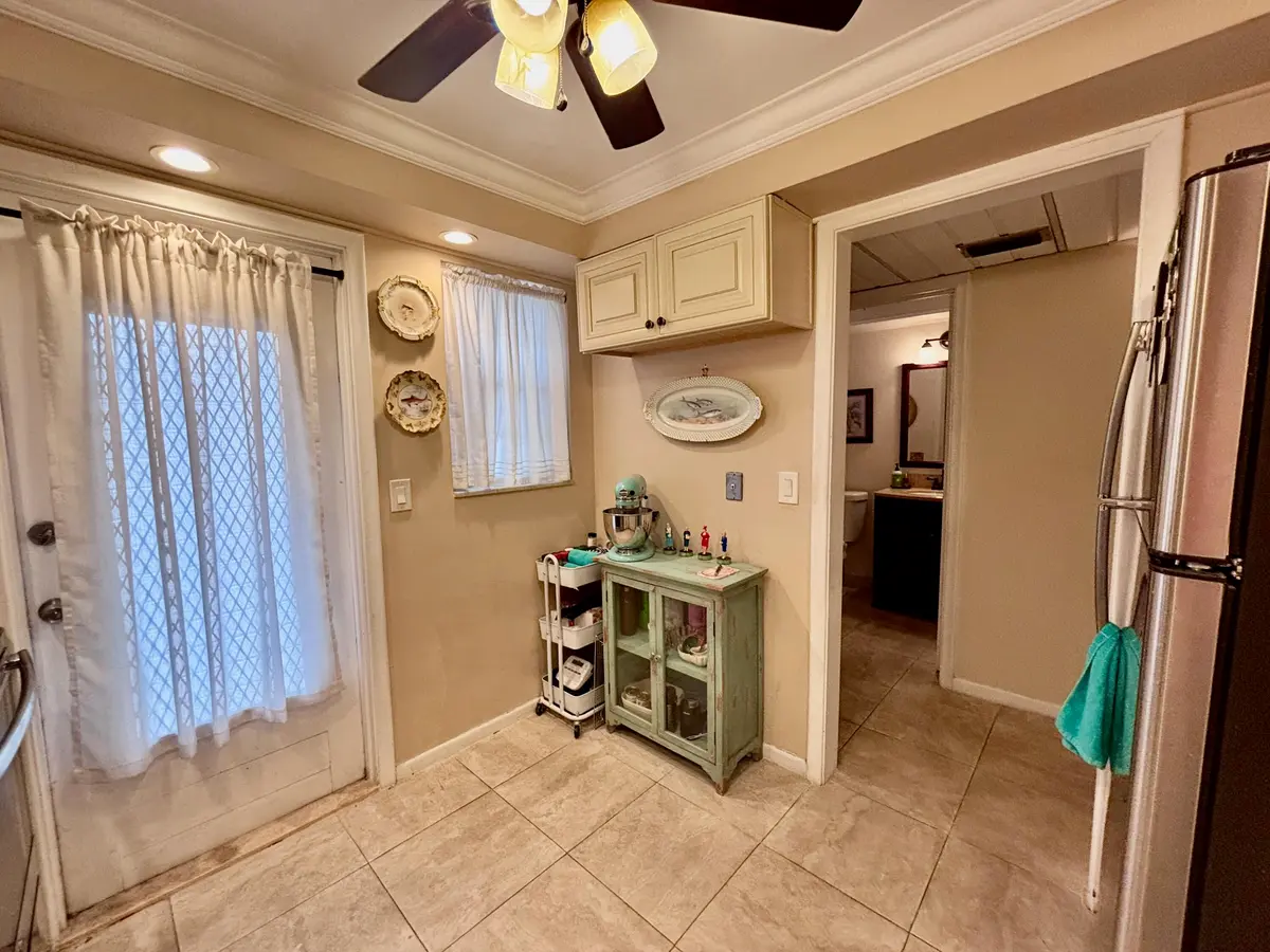 kitchen at 400 NE 20th Street B208, Boca Raton