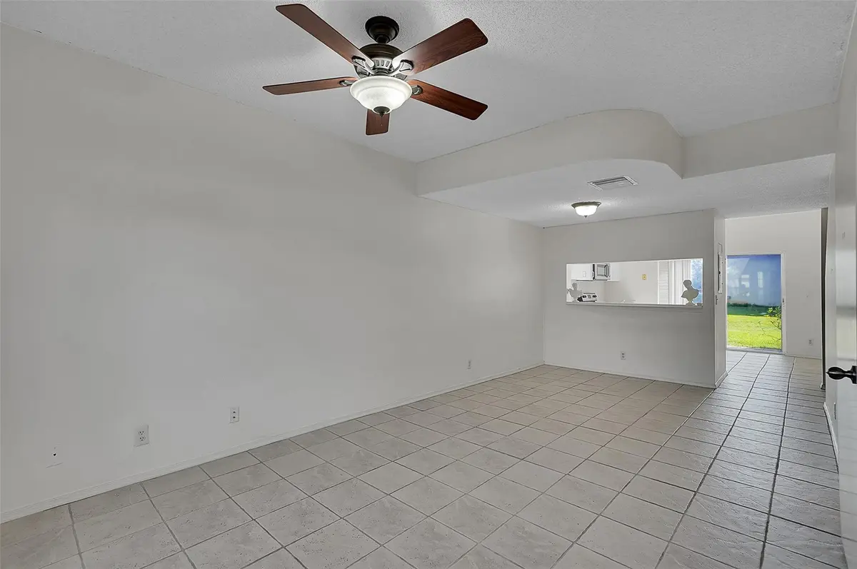 Photo 4 at 50 TRUMAN Drive, Weston