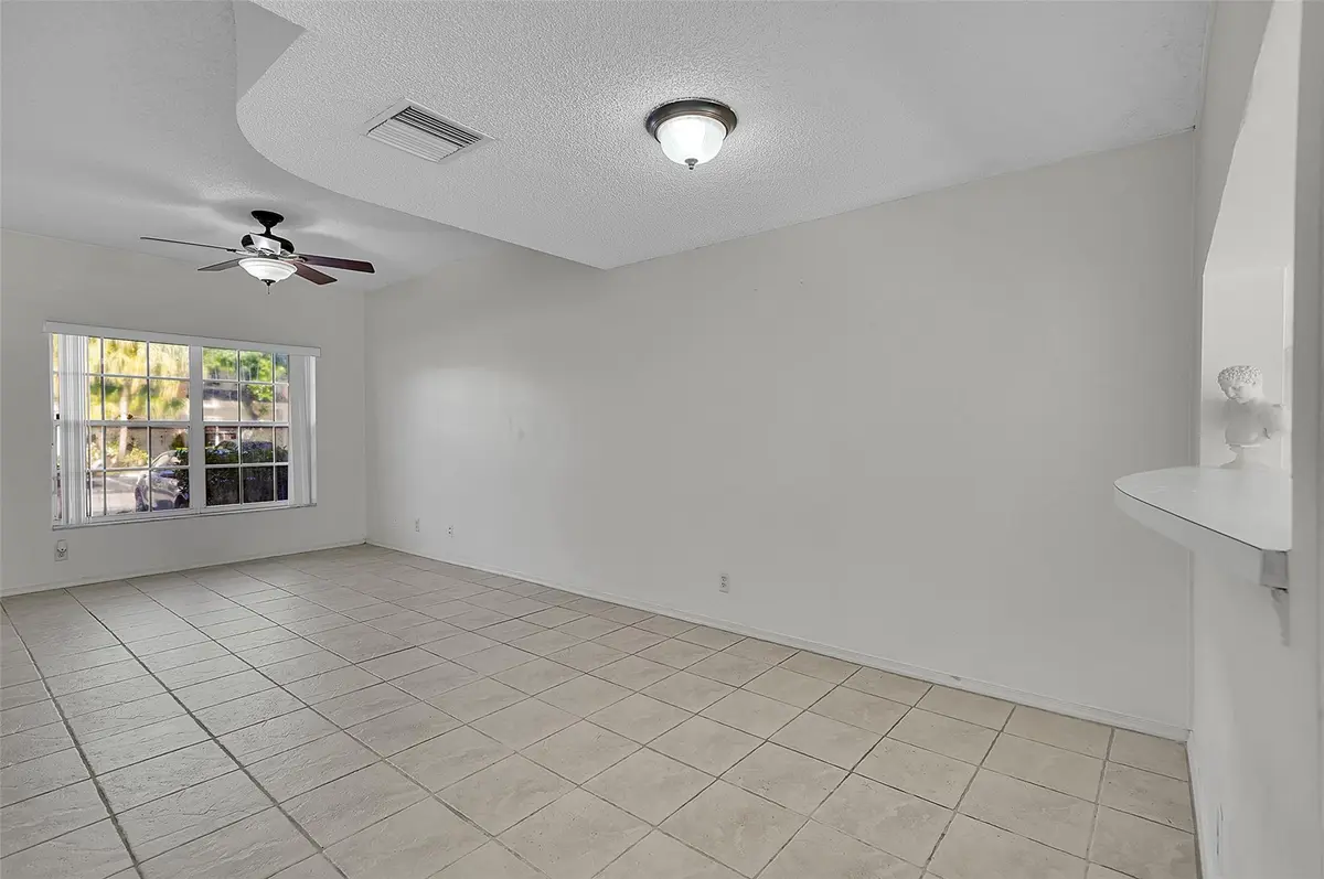 Photo 8 at 50 TRUMAN Drive, Weston