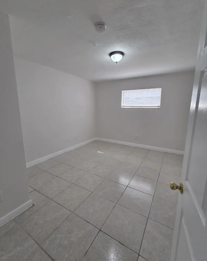 Photo 6 at 2127 NW 7th Street, Fort Lauderdale