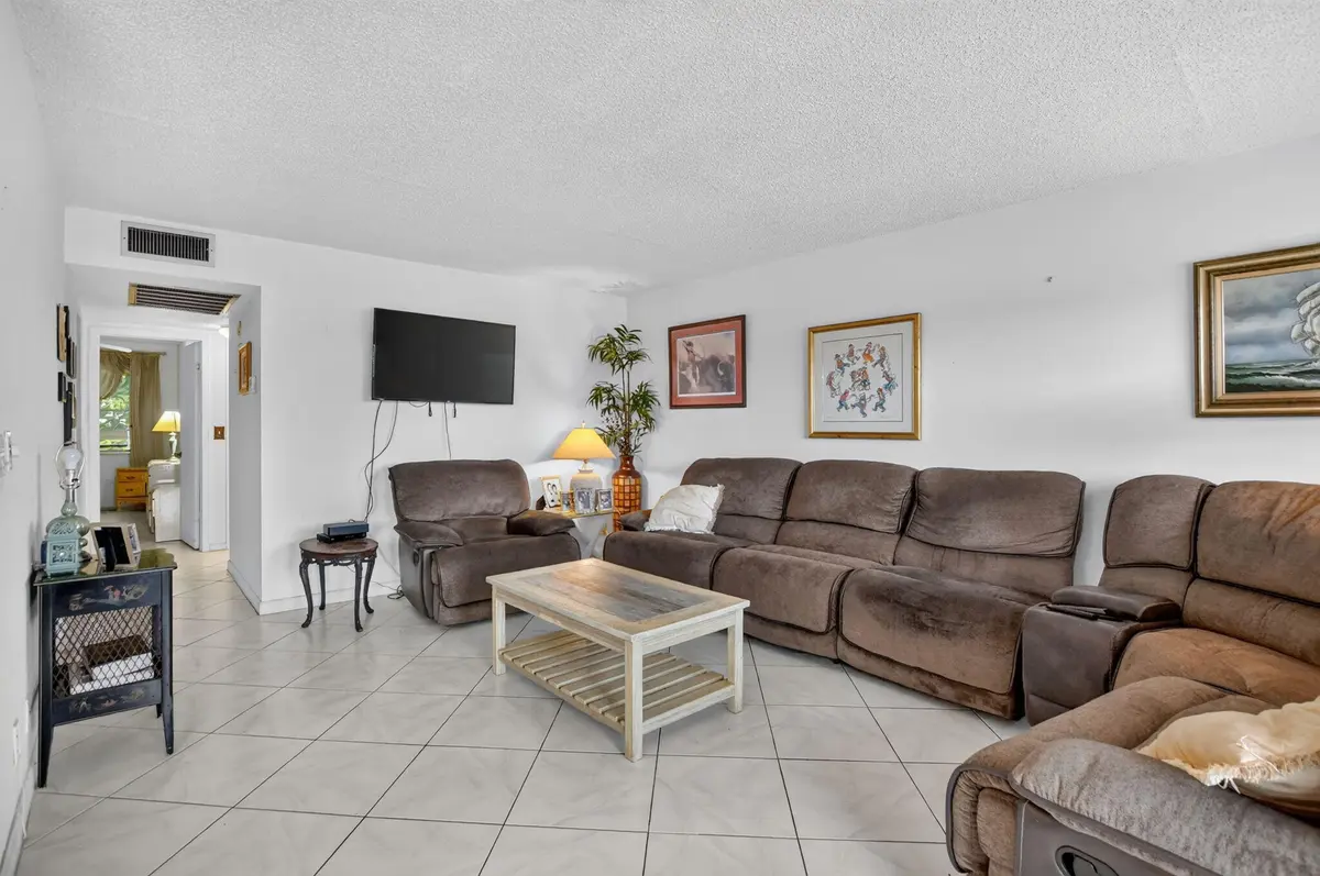 15-web-or-mls-DSC_7548 at 4025 Swansea B 4025, Deerfield Beach