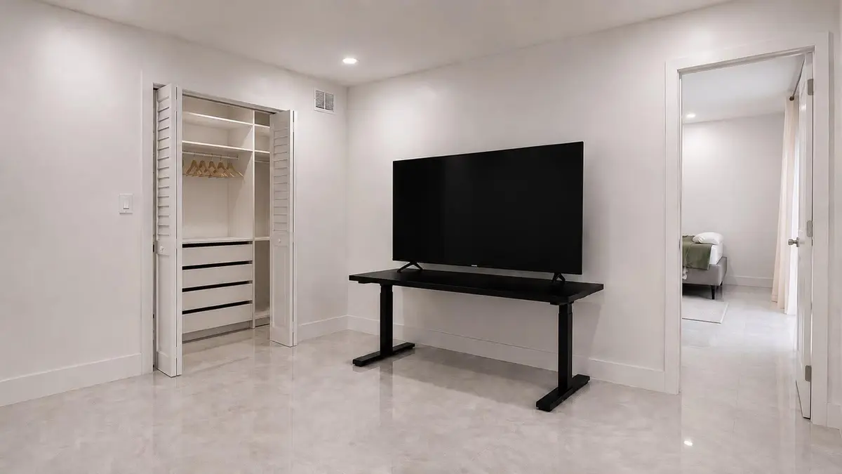 1625e8f5-b0f0-43d3-a77c-352042d59c25 at 6249 BAY CLUB Drive 3, Fort Lauderdale