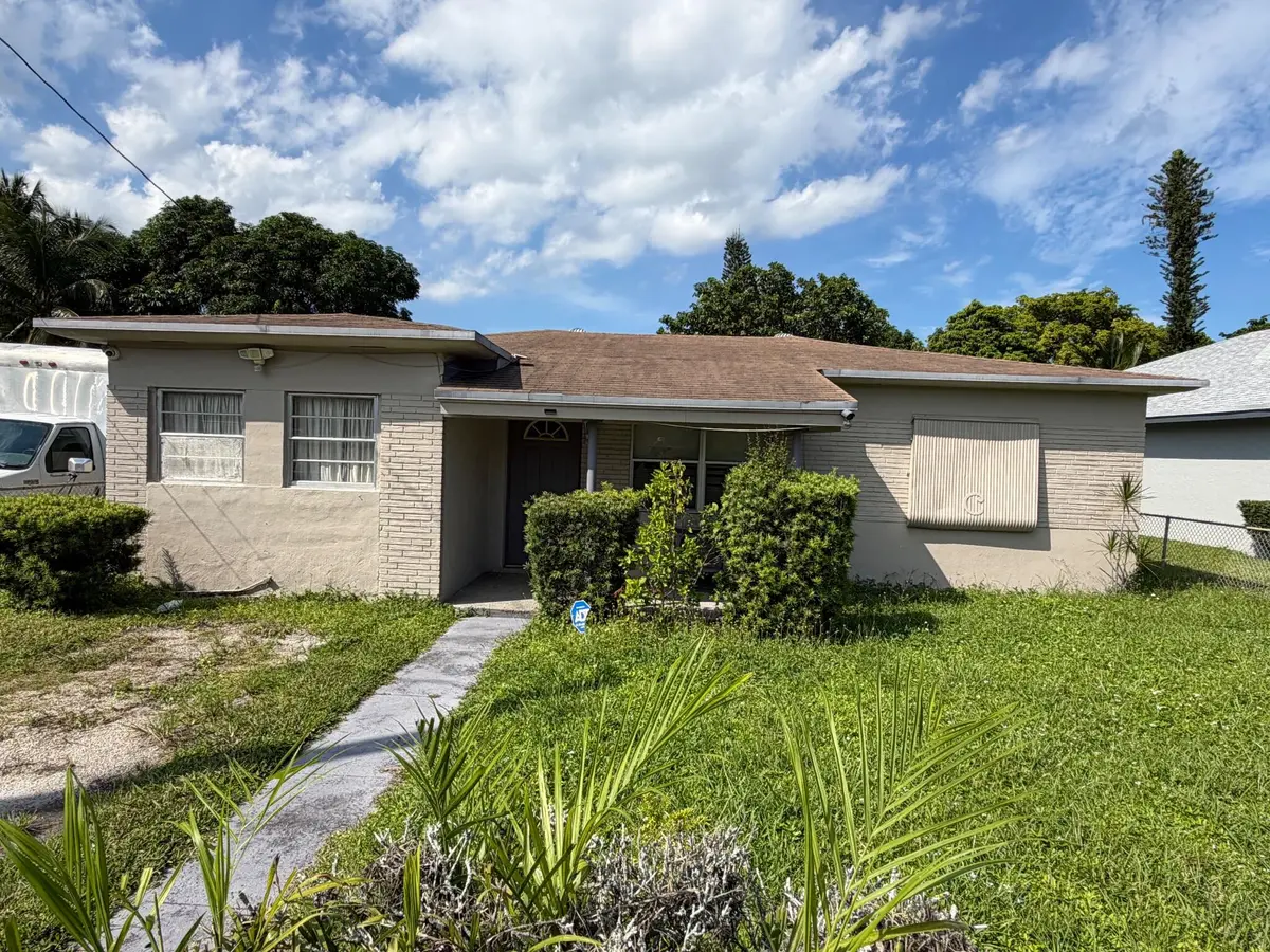4311 SW 19TH Street, West Park, FL – photo 1