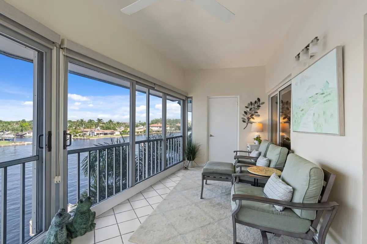 Sunroom at 711 N RIVERSIDE Drive 401, Pompano Beach