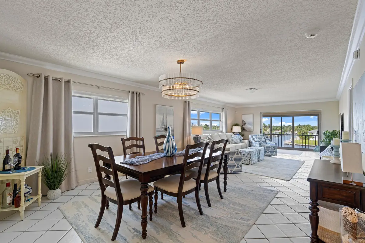 Dining Area at 711 N RIVERSIDE Drive 401, Pompano Beach