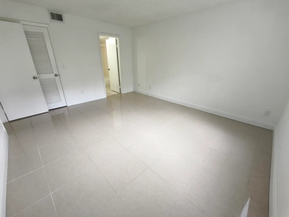 8720 Shadow Wood Boulevard 105, Coral Springs, FL – photo 7