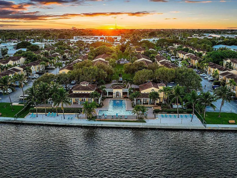 Bay Aerial View at 1010 LAKE SHORE Drive 202, Lake Park