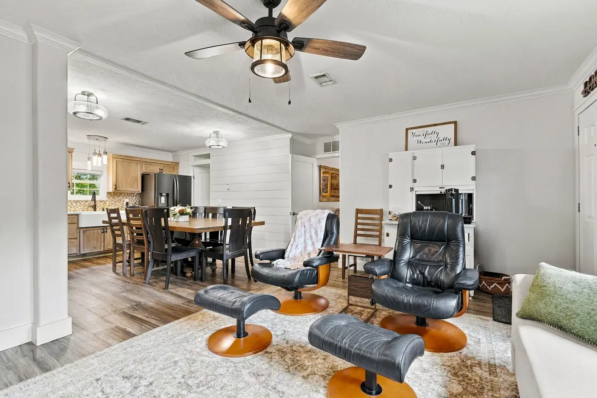 SPACIOUS at 2555 Pga Boulevard 37, Palm Beach Gardens