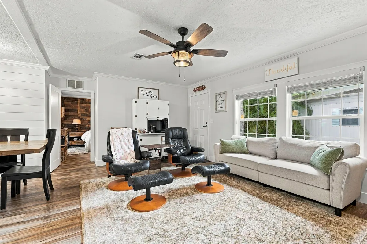 LOTS OF LIGHT at 2555 Pga Boulevard 37, Palm Beach Gardens