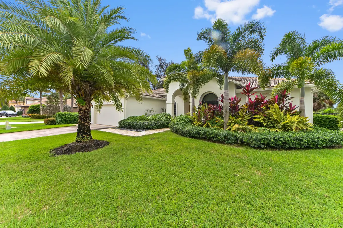 02 front 02 at 15490 WHISPERING WILLOW Drive, Wellington