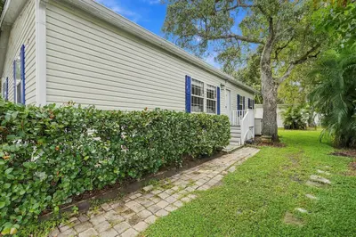 2555 Pga Boulevard 37, Palm Beach Gardens – Manufactured Home for sale