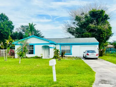 1475 SE Grapeland Avenue, Port St. Lucie – Single Family Residence for sale