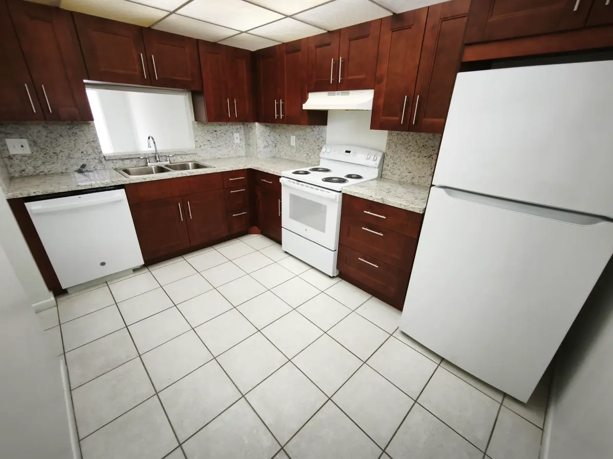 Kitchen 4 at 8720 Shadow Wood Boulevard 308, Coral Springs
