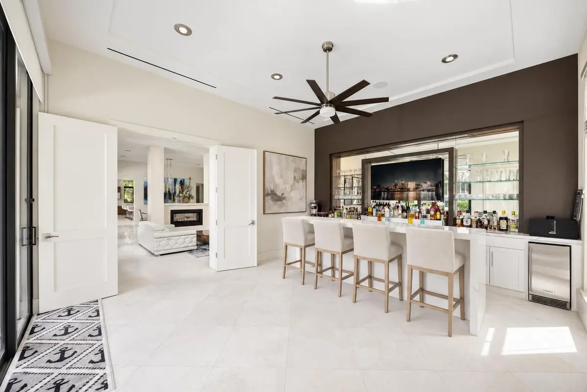 Bar/club room at 301 SAN MARCO Drive, Fort Lauderdale