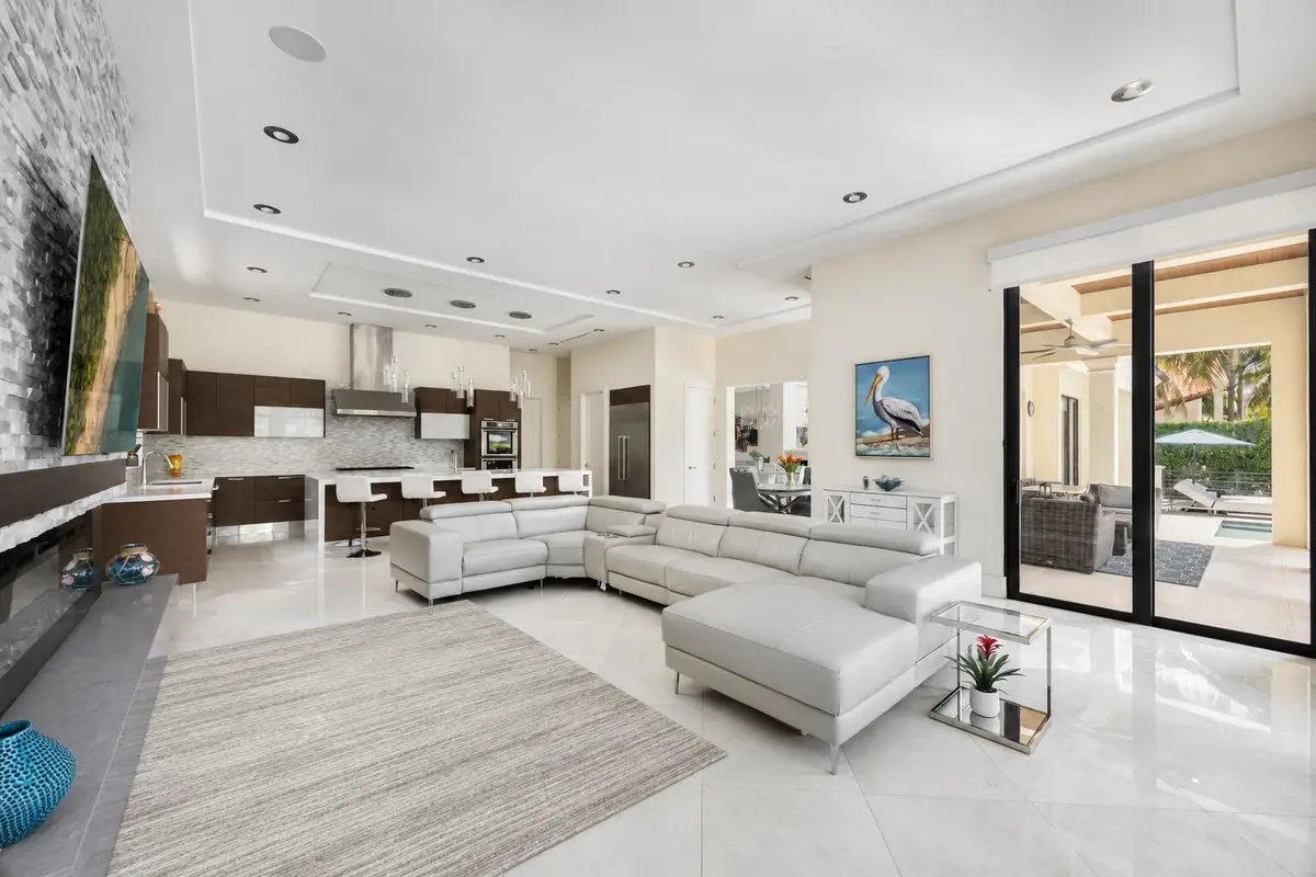 great room at 301 SAN MARCO Drive, Fort Lauderdale