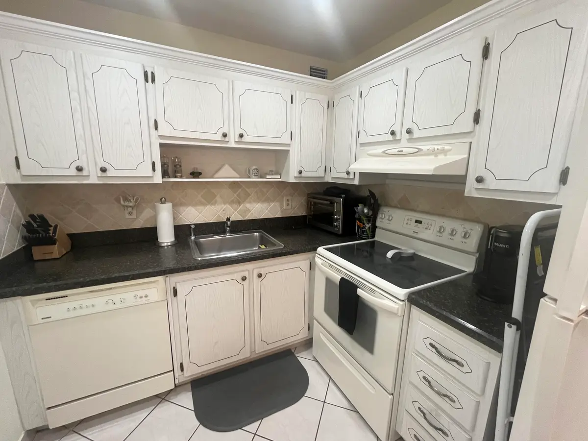 kitchen at 20 Waterford A, Delray Beach