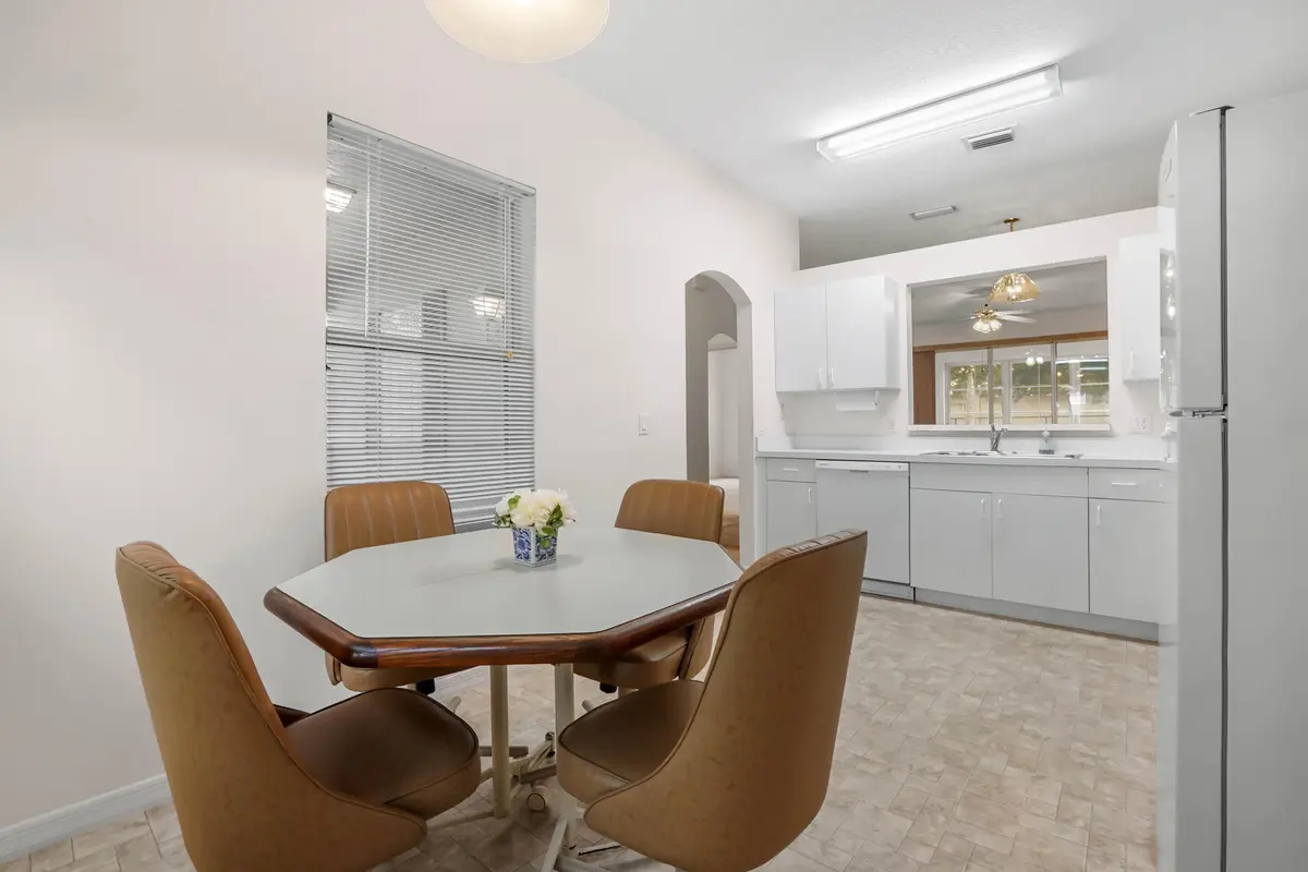 07 Dining area 01 at 527 NW Portofino Lane, Port St. Lucie
