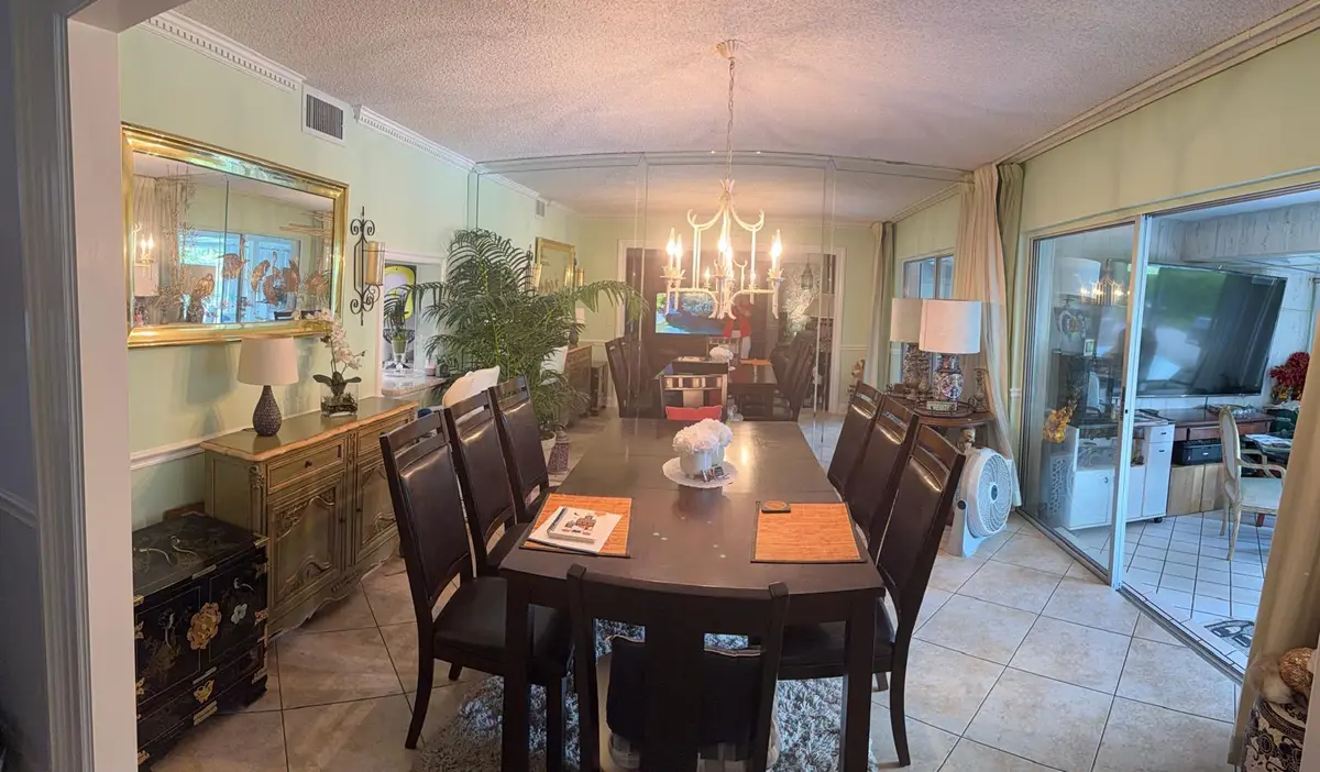 32b5c20e-76c4-464b-b74b-453af4d6942a at 627 LACONIA Circle B, Lake Worth