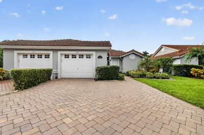 7136 Summer Tree Drive, Boynton Beach – Villa for sale