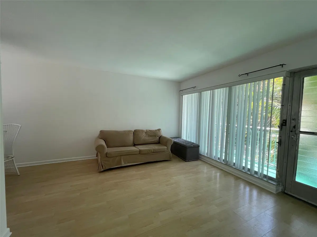 Photo 3 at 77 HENDRICKS Isle 9, Fort Lauderdale