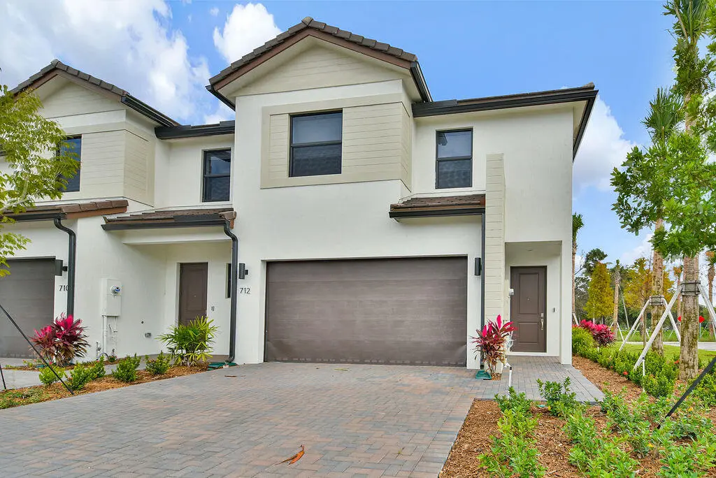 PALM 4 BED 7 at 706 Del Vista Road, Pompano Beach