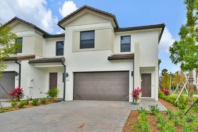 706 Del Vista Road, Pompano Beach – Townhouse for rent