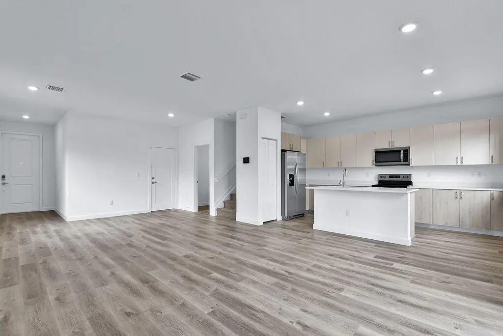 PALM 4 BED 5 at 706 Del Vista Road, Pompano Beach