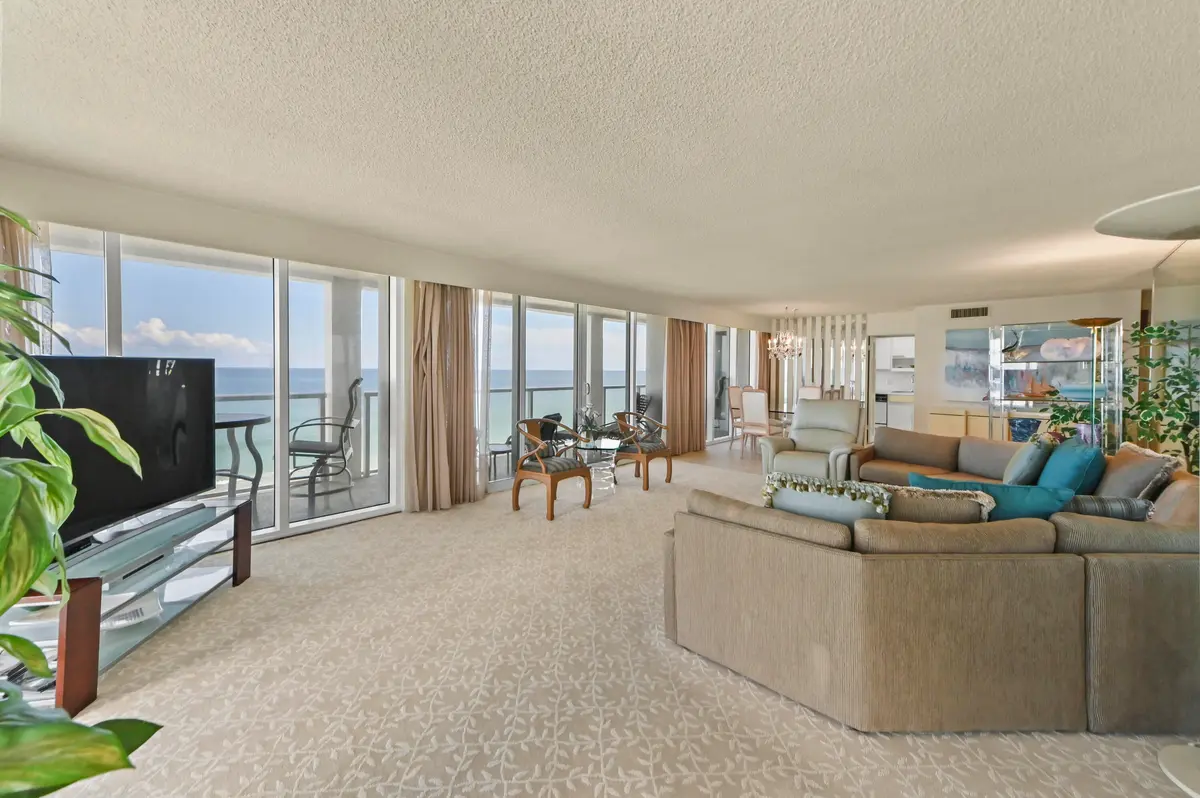 Living on the OCEAN at 2800 S Ocean Boulevard 8-G, Boca Raton