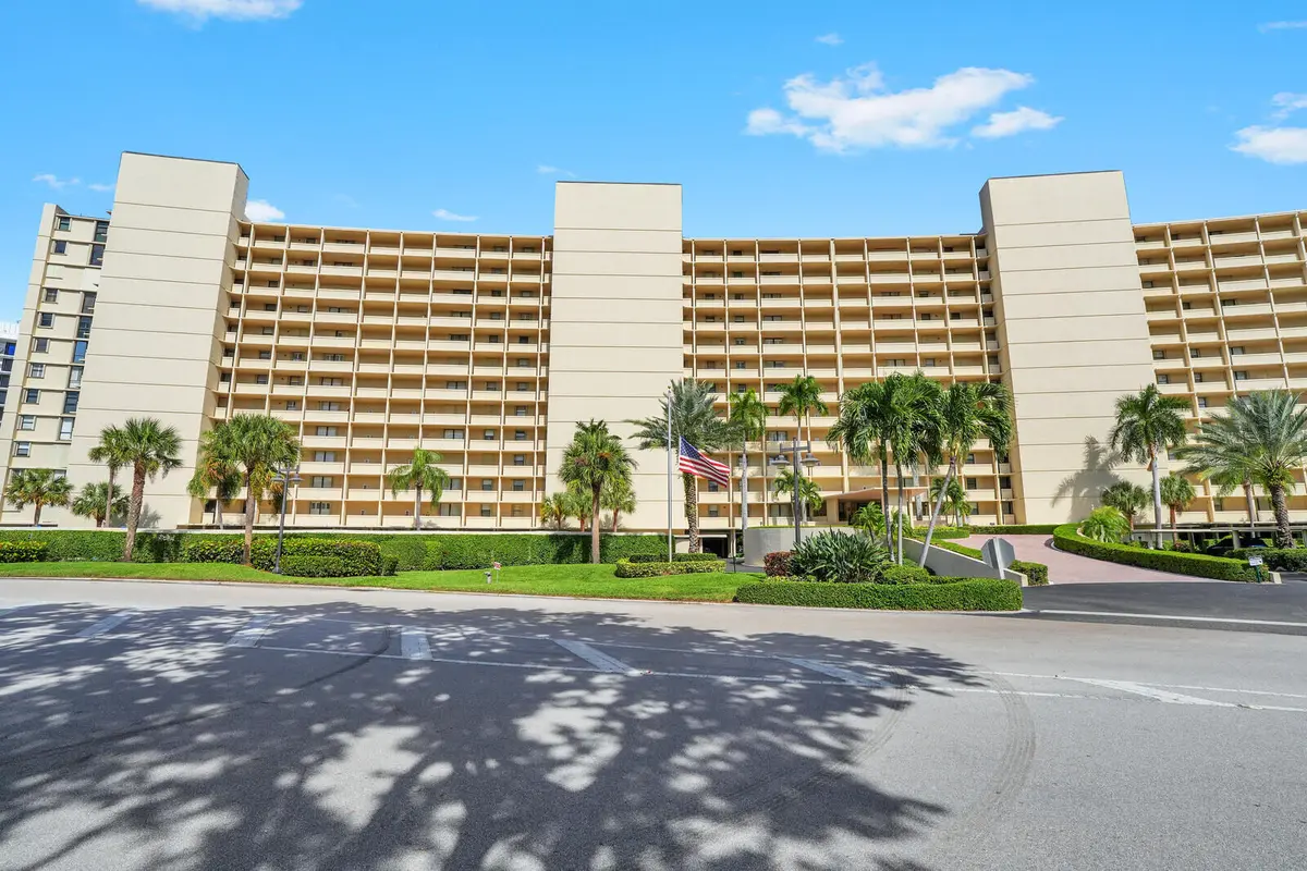 Quay North at 130 Lakeshore Drive 821, North Palm Beach