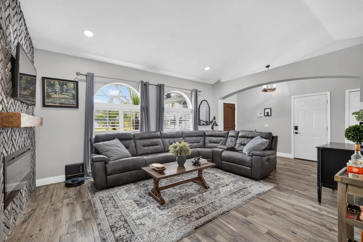 5-print-3A5A1018 at 5552 NW CRUZAN Avenue, Port St. Lucie