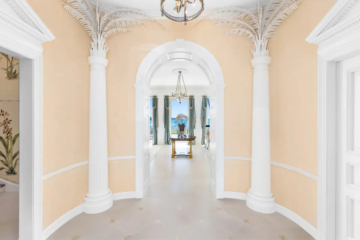 Gallery at 320 El Vedado Road, Palm Beach
