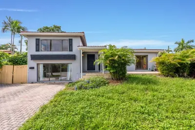 1425 NE 4th Court, Boca Raton – Single Family Residence for sale