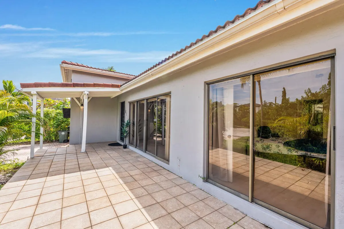 4-web-or-mls-A7409501 at 1425 NE 4th Court, Boca Raton