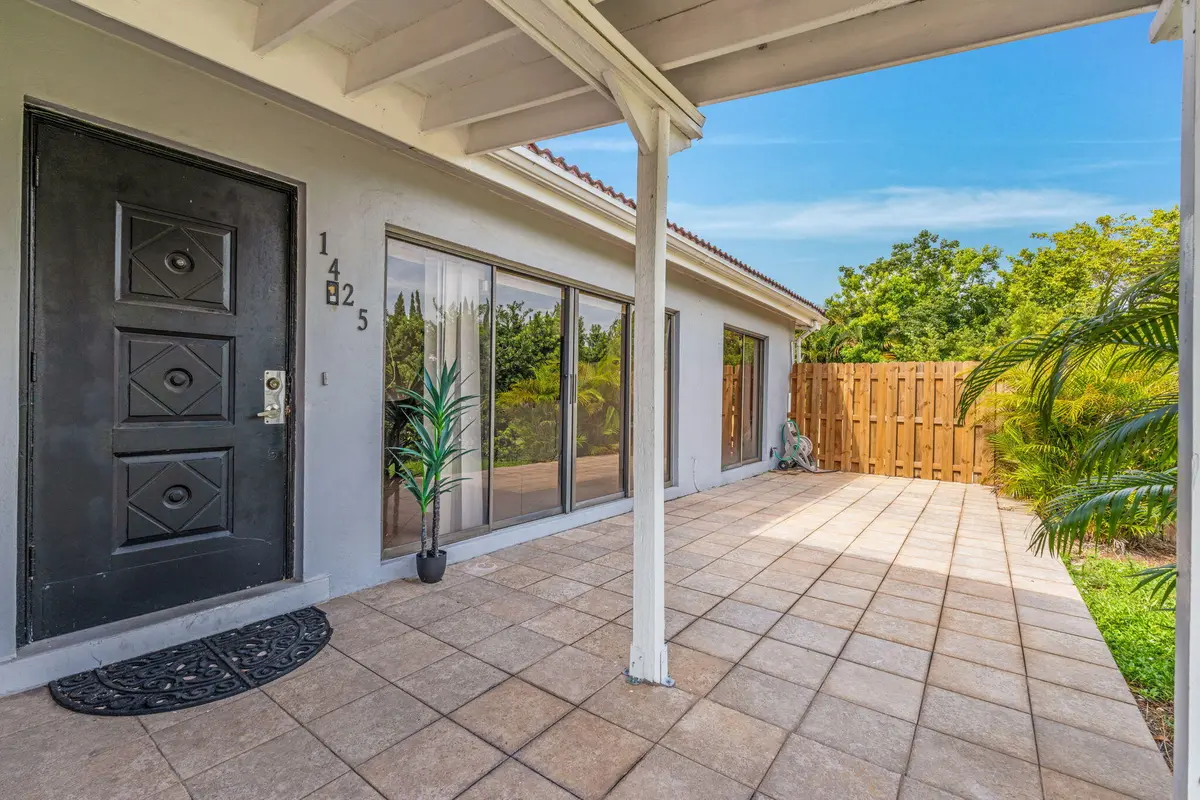 7-web-or-mls-A7409497 at 1425 NE 4th Court, Boca Raton