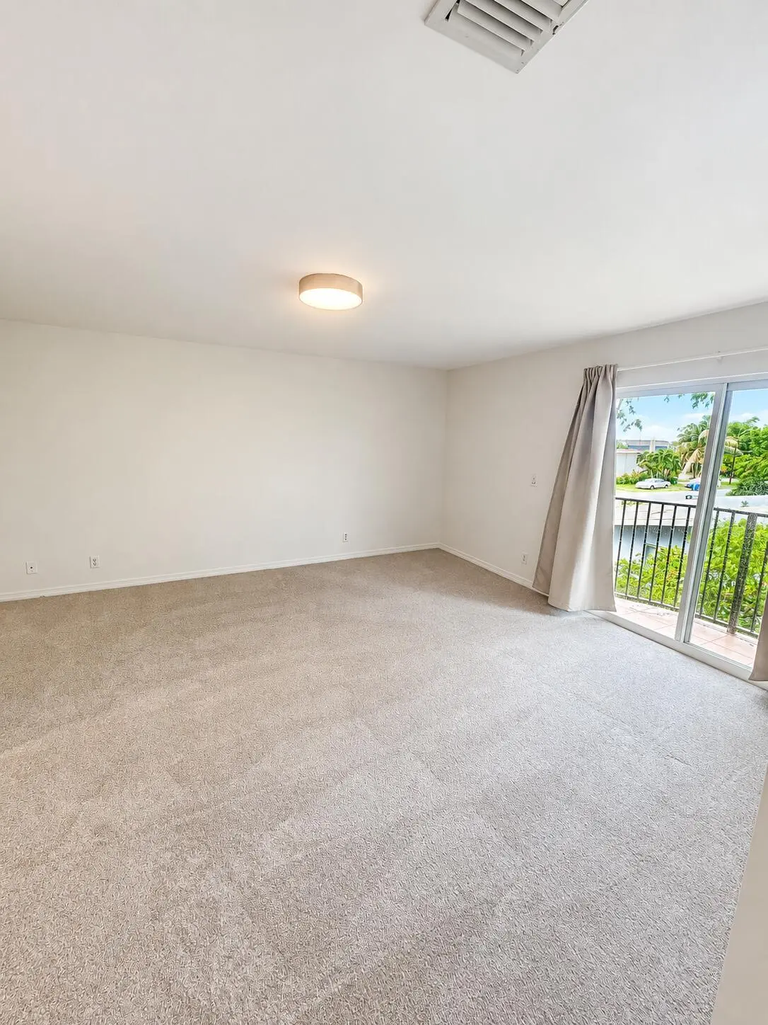 bedroomphoto at 2931 SW 18th Terrace, Fort Lauderdale