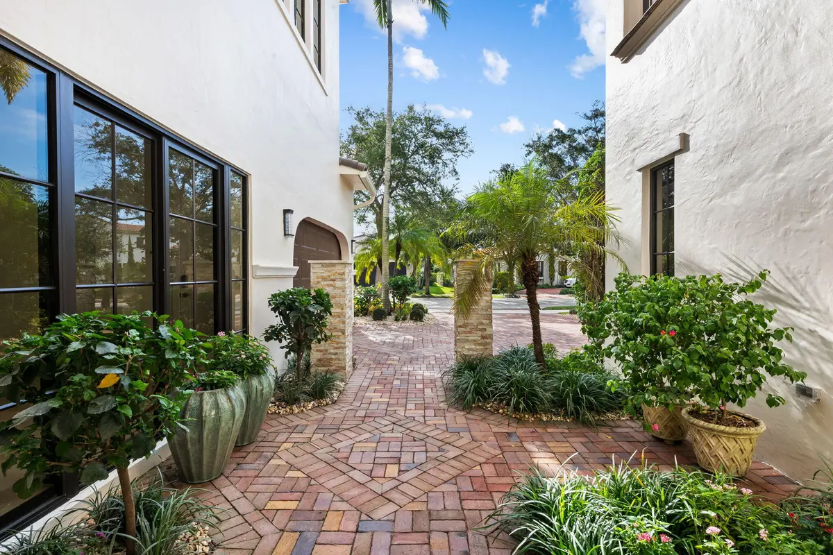 Entrance to Home at 8242 EMERALD Avenue, Parkland