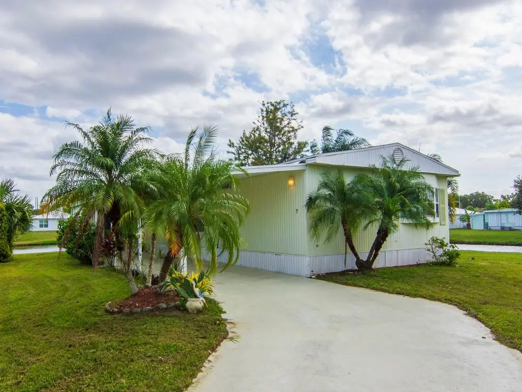 Front of Structure at 7 La Paloma Lane, Port St. Lucie