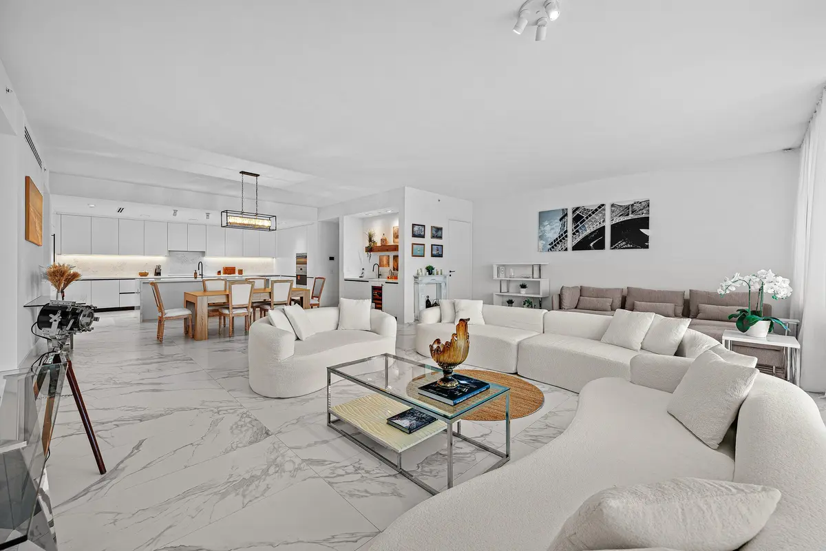 006-160IsleofVeniceDrive-403-FortLauderd at 160 Isle Of Venice Drive 403, Fort Lauderdale