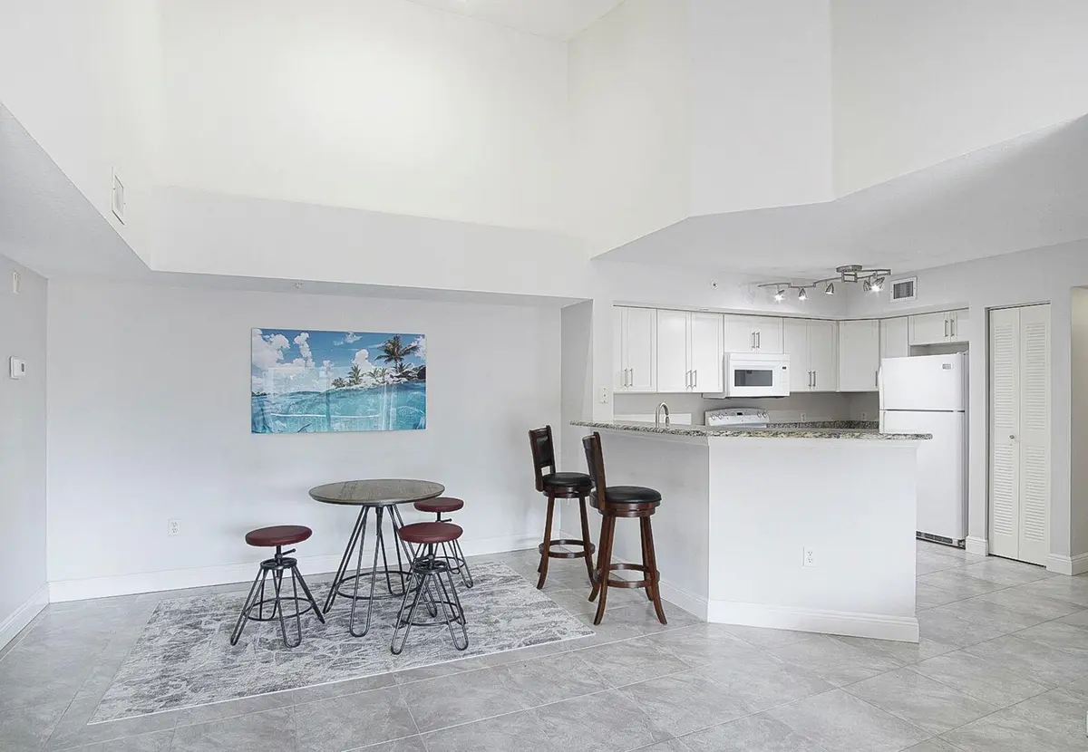 mXV0wdms at 4041 SAN MARINO Boulevard 307, West Palm Beach