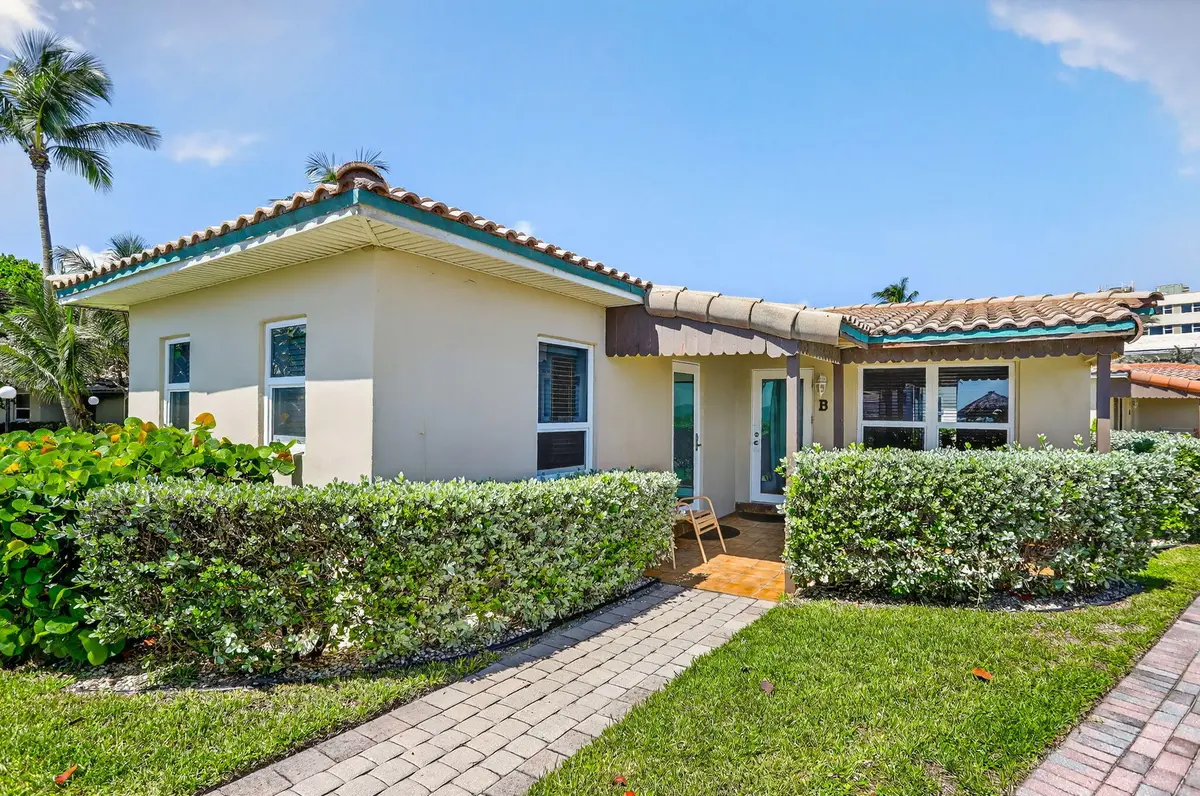 Front of villa at 1225 HILLSBORO MILE B2, Hillsboro Beach