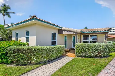 1225 HILLSBORO MILE B2, Hillsboro Beach – Villa for sale