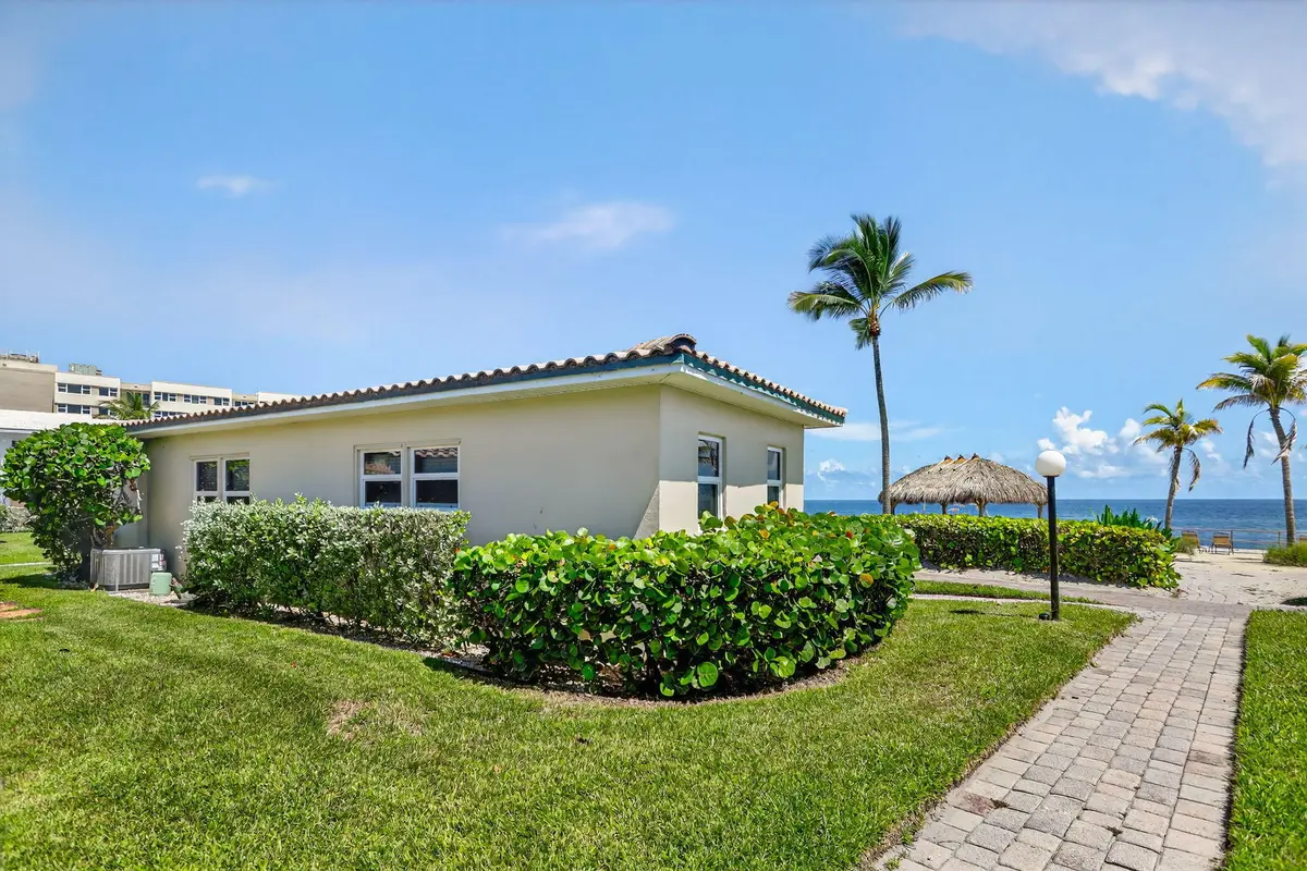 right side at 1225 HILLSBORO MILE B2, Hillsboro Beach