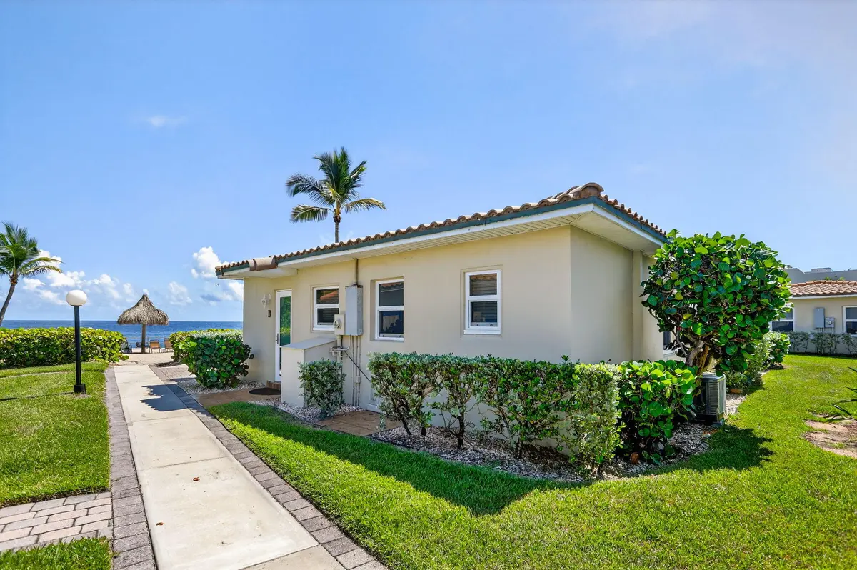 left side at 1225 HILLSBORO MILE B2, Hillsboro Beach