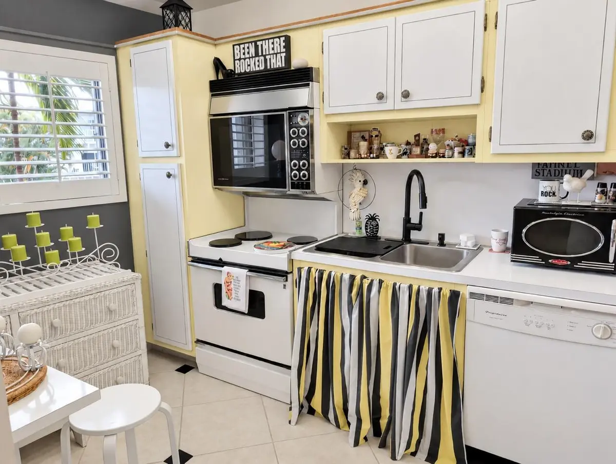 Kitchen at 3605 S Ocean Boulevard 227, Palm Beach