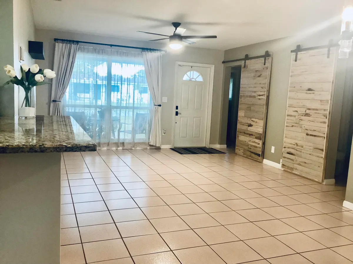 720 SW 69TH Avenue, Pembroke Pines, FL – photo 4