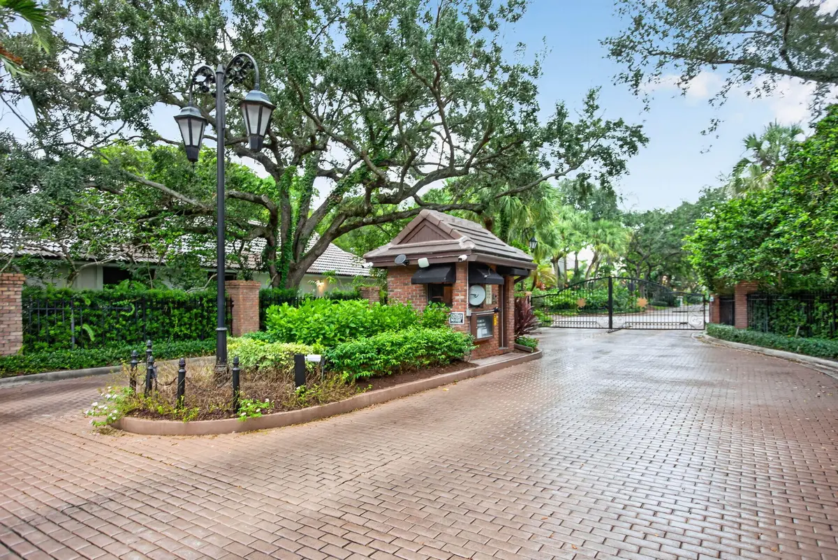 Guarded 24 7 at 10240 Vestal Court, Coral Springs